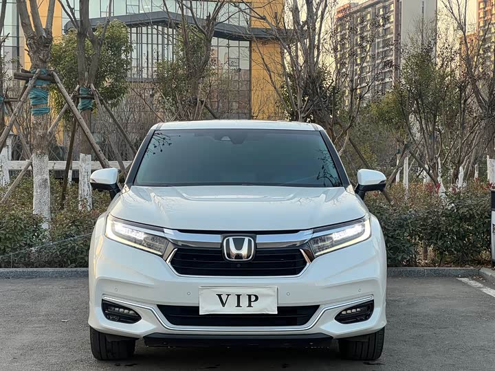 Фото 2 - Honda Avancier