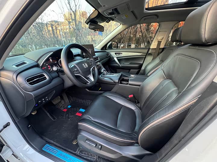 Фото 7 - Honda Avancier