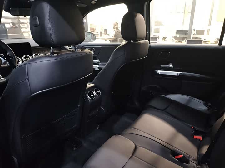 Фото 4 - Mercedes-Benz EQB