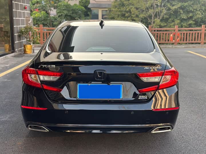 Фото 4 - Honda Accord