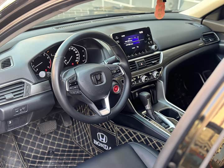 Фото 7 - Honda Accord