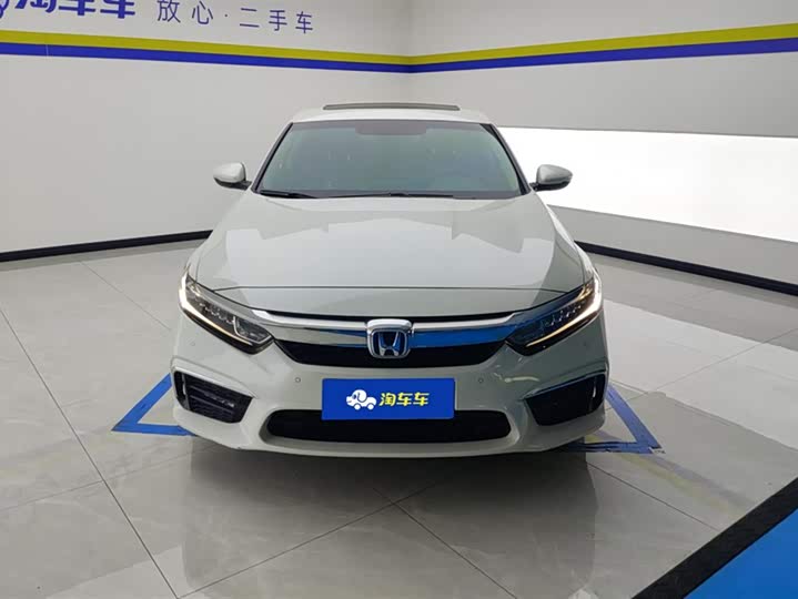 Фото 2 - Honda Inspire