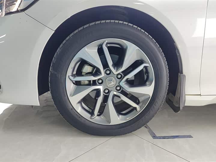 Фото 6 - Honda Inspire