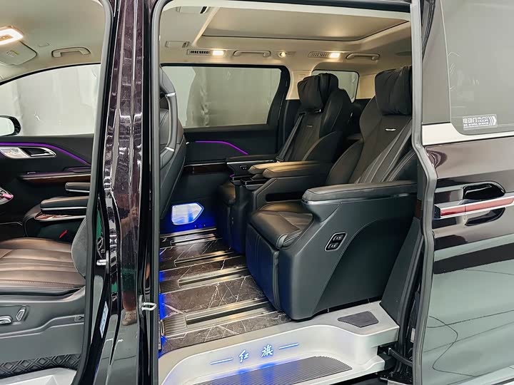 Фото 10 - Hongqi HQ9 Hybrid