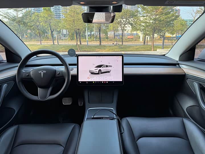 Фото 11 - Tesla Model 3