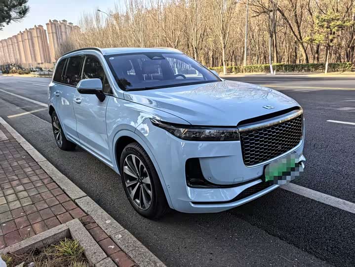 Фото 2 - LiXiang One