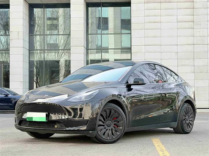 Фото 1 - Tesla Model Y