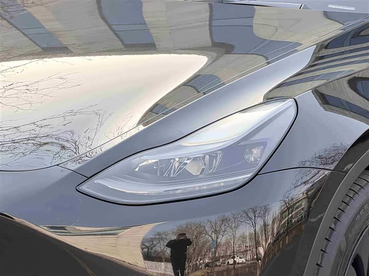 Фото 14 - Tesla Model Y