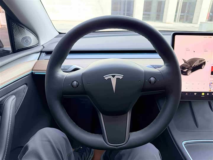 Фото 17 - Tesla Model Y