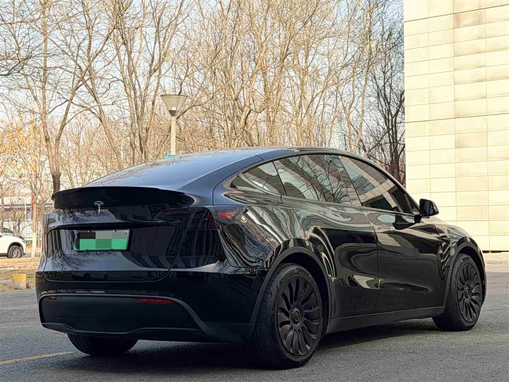 Фото 24 - Tesla Model Y