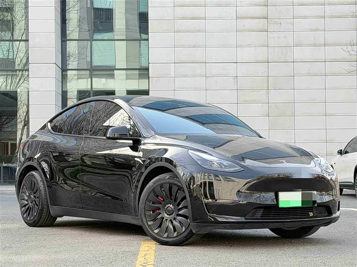 Фото 3 - Tesla Model Y