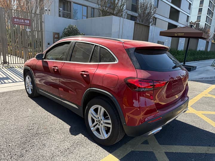 Фото 6 - Mercedes-Benz GLA-Class