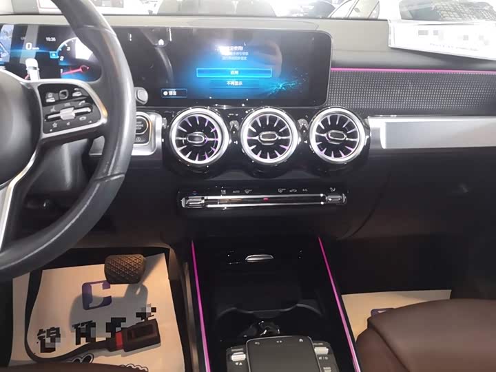 Фото 13 - Mercedes-Benz GLB-Class