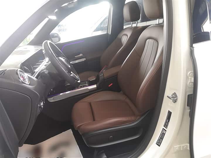 Фото 15 - Mercedes-Benz GLB-Class