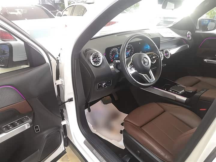 Фото 16 - Mercedes-Benz GLB-Class