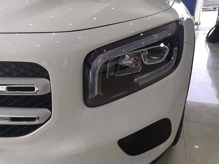 Фото 24 - Mercedes-Benz GLB-Class