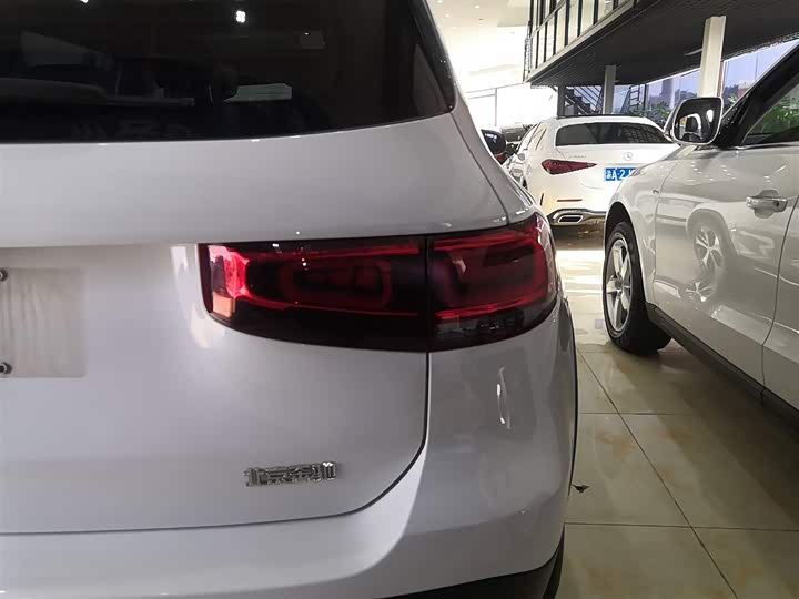 Фото 8 - Mercedes-Benz GLB-Class