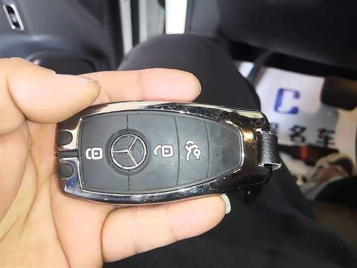 Фото 9 - Mercedes-Benz GLB-Class