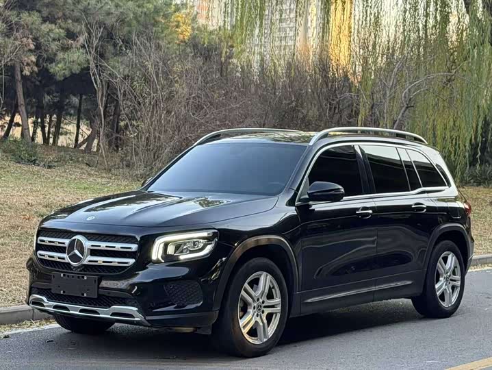 Фото 1 - Mercedes-Benz GLB-Class