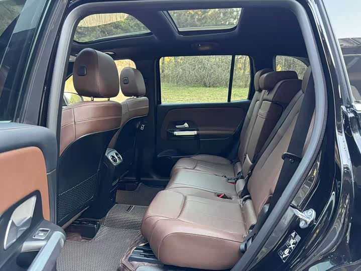 Фото 10 - Mercedes-Benz GLB-Class