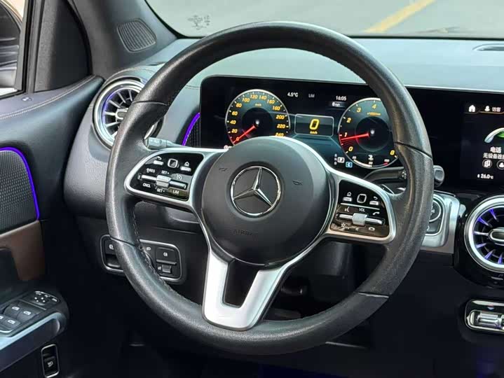 Фото 8 - Mercedes-Benz GLB-Class