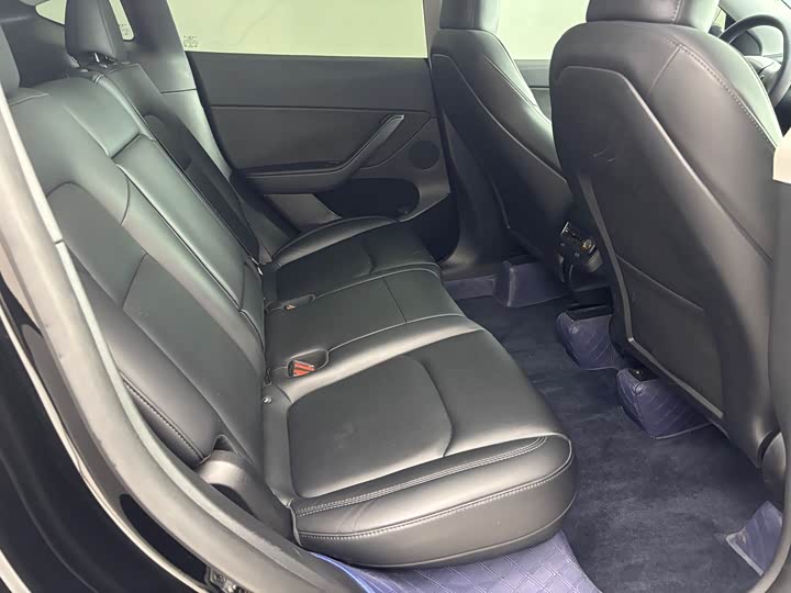 Фото 13 - Tesla Model Y