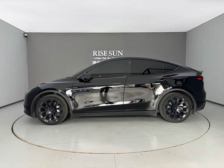 Фото 4 - Tesla Model Y