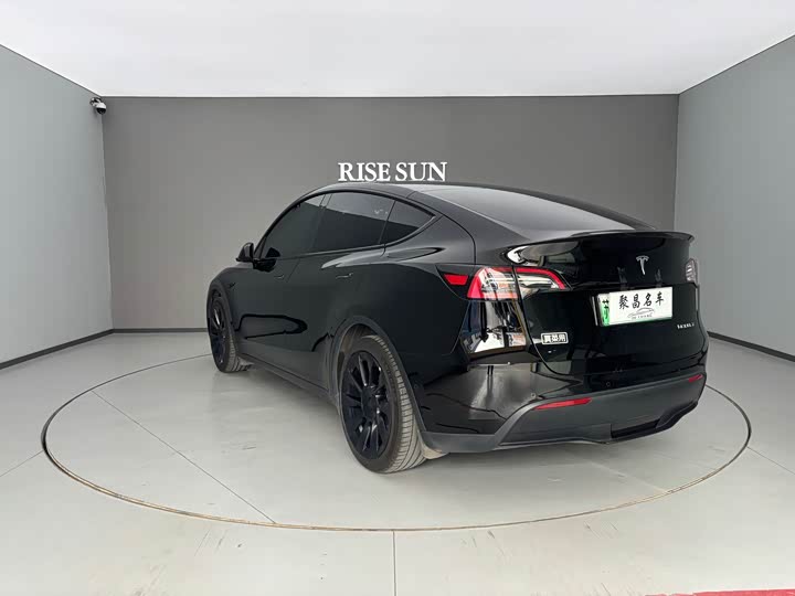 Фото 5 - Tesla Model Y