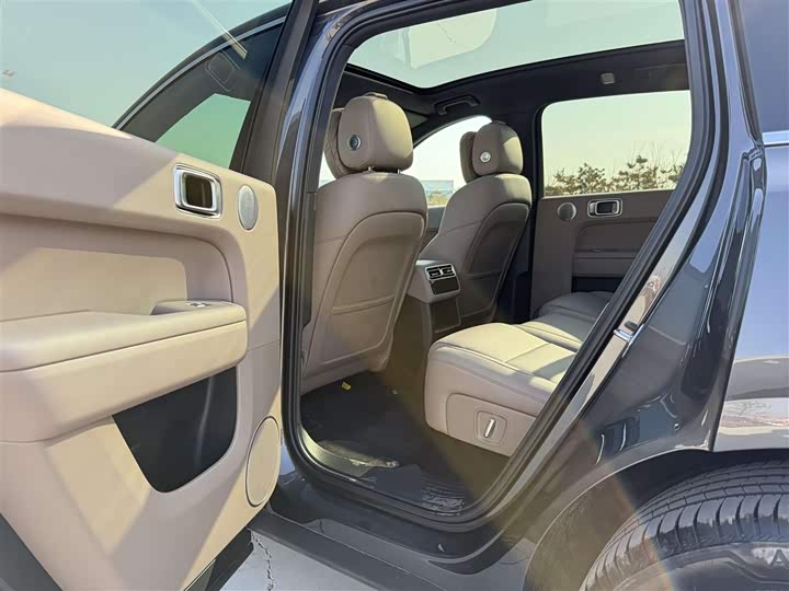 Фото 10 - LiXiang L6