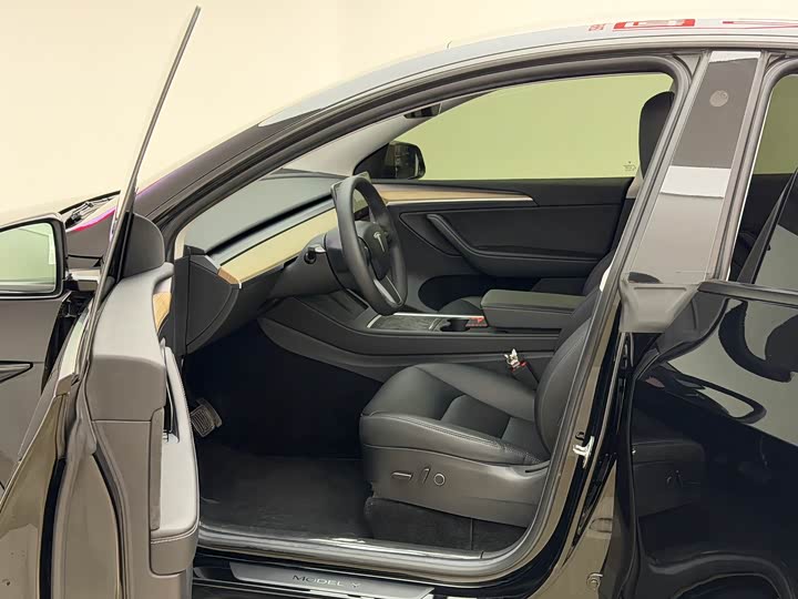 Фото 16 - Tesla Model Y