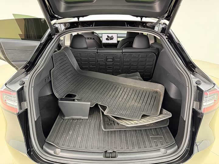 Фото 18 - Tesla Model Y