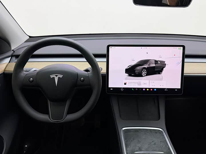 Фото 8 - Tesla Model Y