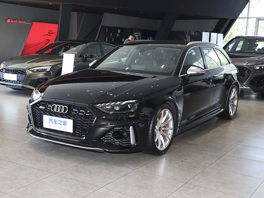 Фото 1 - Audi RS 4