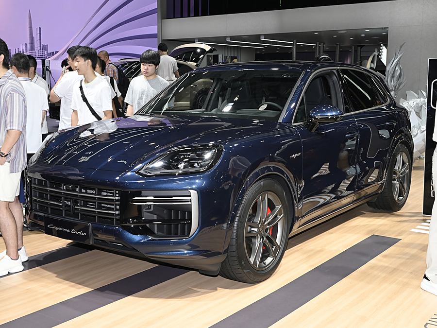 Фото 1 - Porsche Cayenne Hybrid