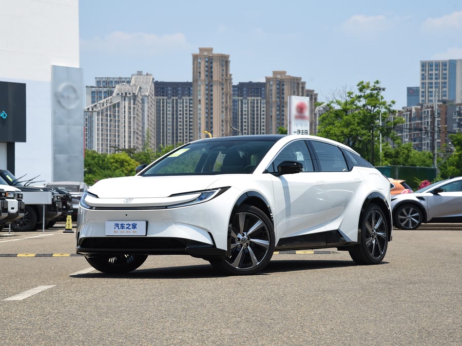 Фото 1 - Toyota bZ5