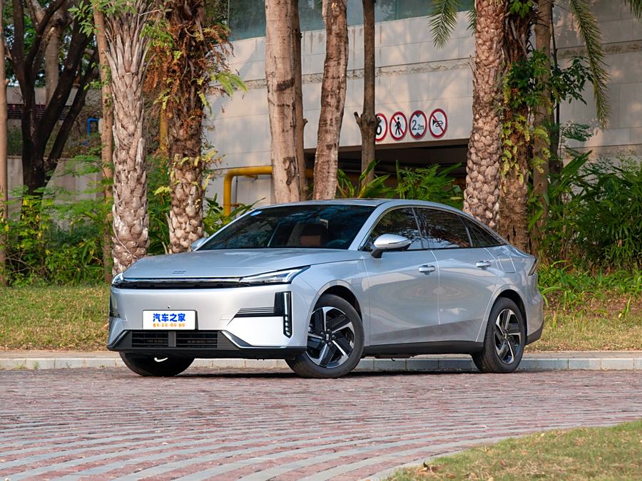 Фото 1 - Geely Galaxy L6