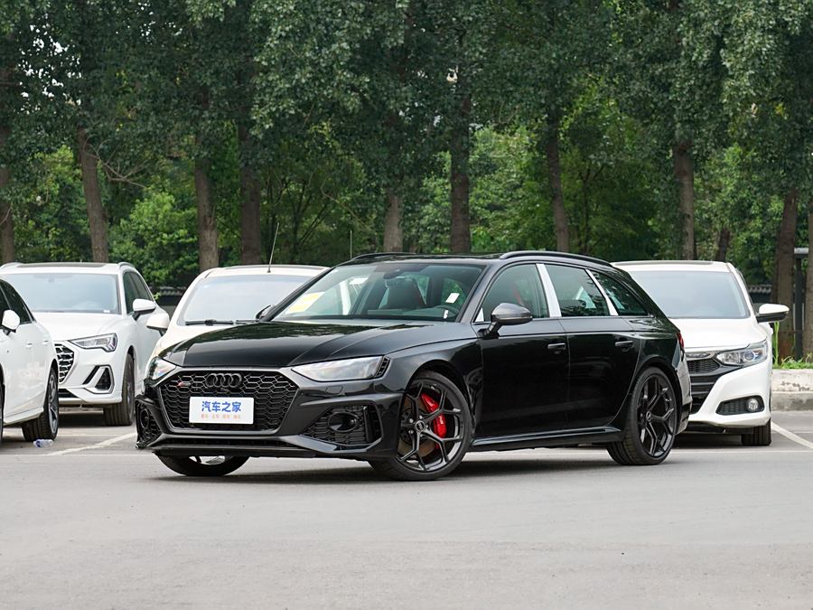 Фото 1 - Audi RS 4