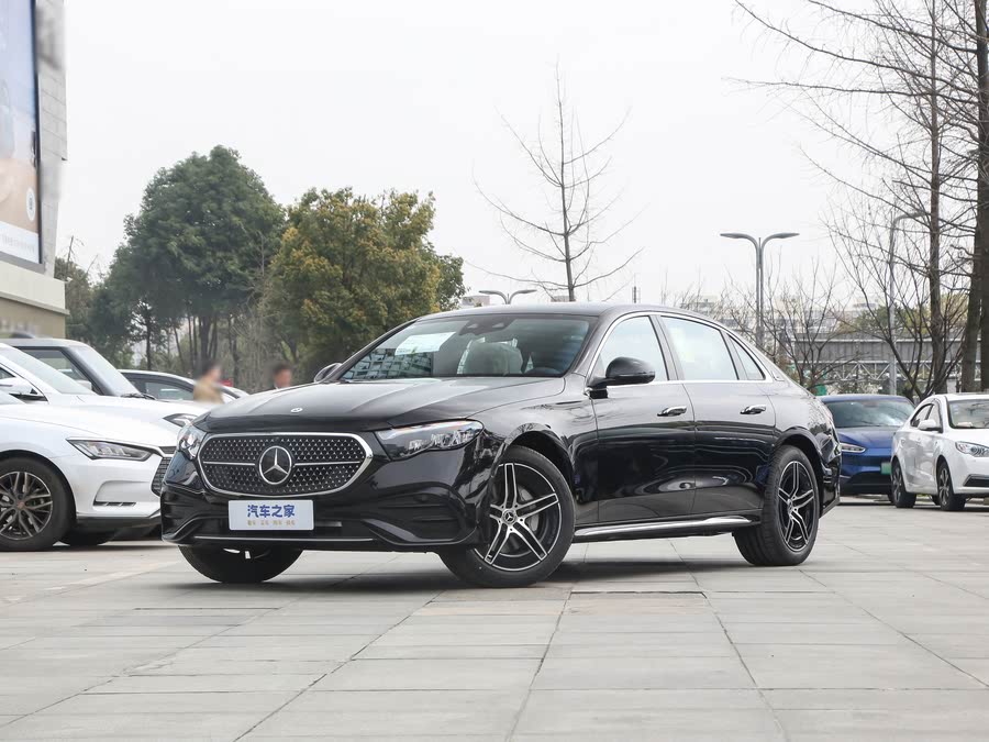 Фото 1 - Mercedes-Benz E-Class