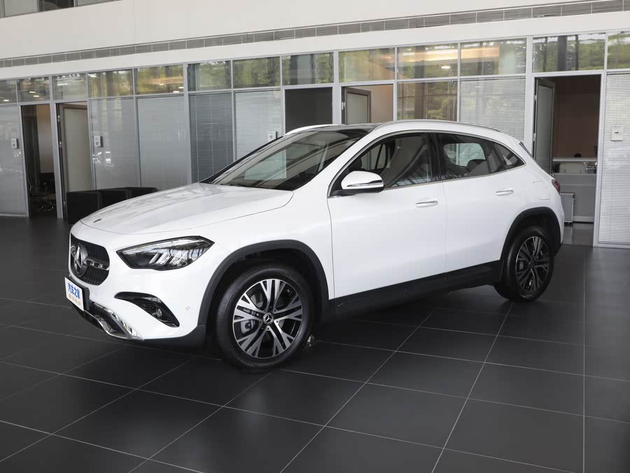 Фото 1 - Mercedes-Benz GLA-Class