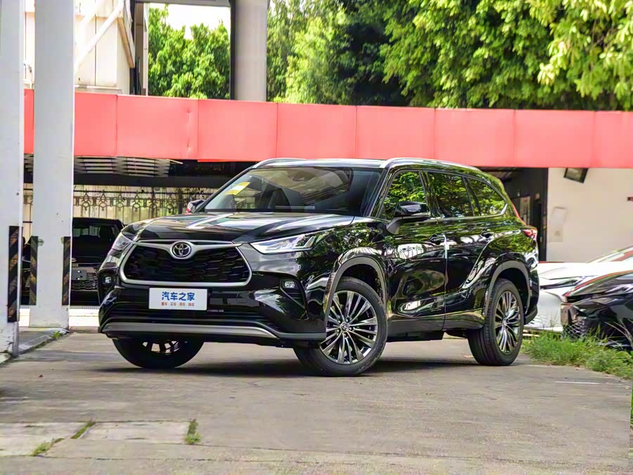 Фото 1 - Toyota Highlander