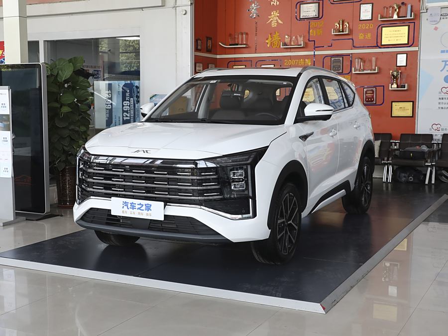 Фото 1 - JAC X8 Plus