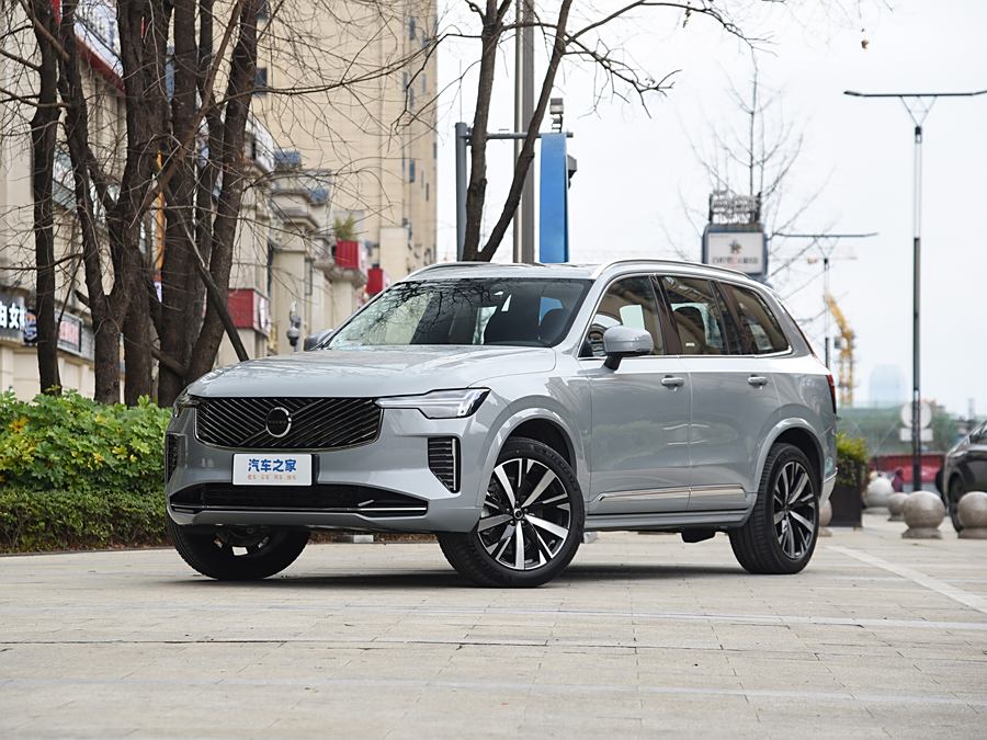 Фото 1 - Volvo XC90