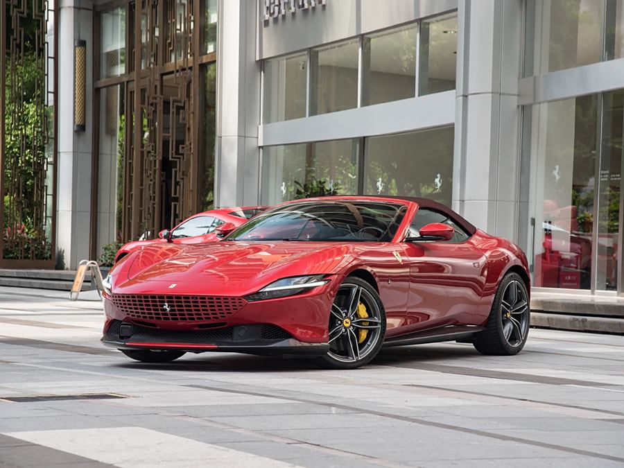 Фото 1 - Ferrari Roma