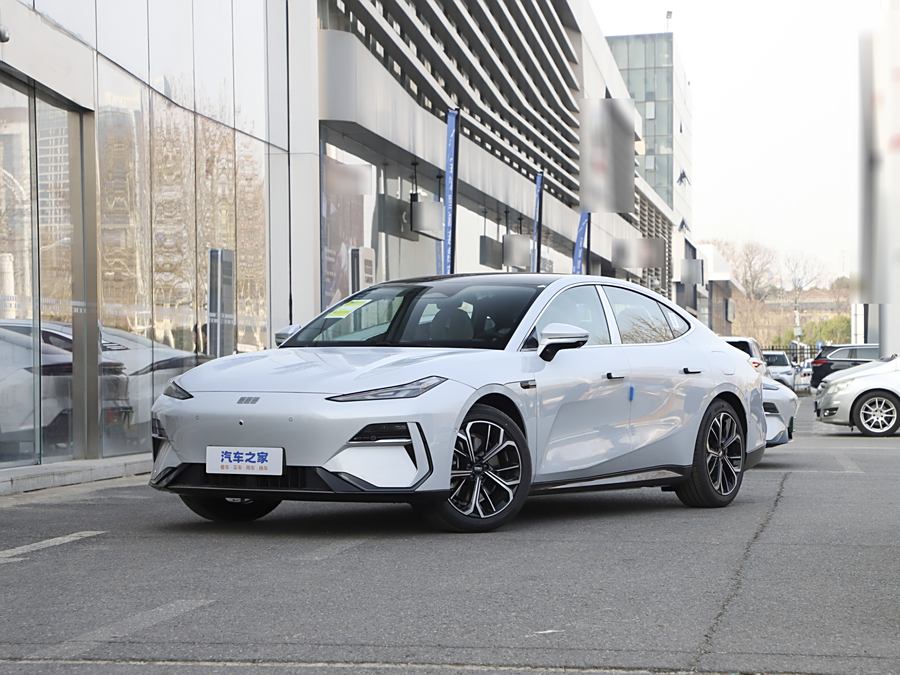 Фото 1 - Geely Galaxy E8