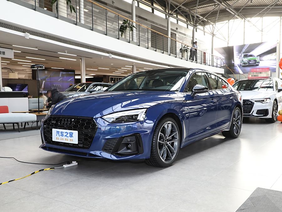 Фото 1 - Audi A5