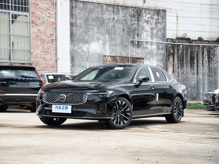 Фото 1 - Volvo S90