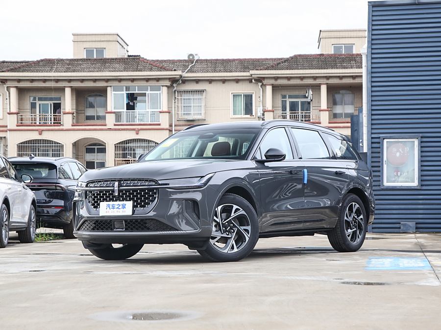 Фото 1 - Lincoln Nautilus