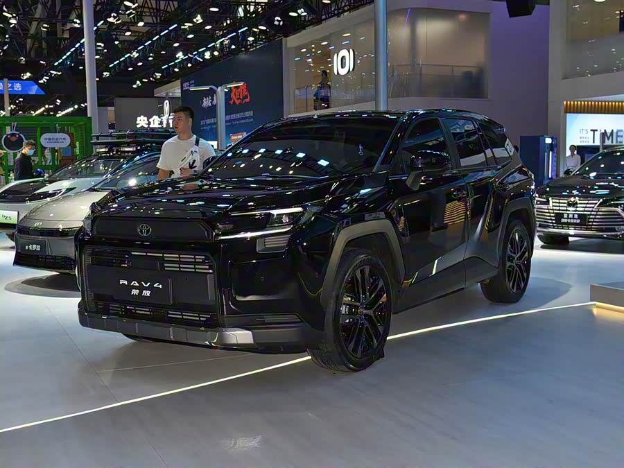 Фото 1 - Toyota RAV4