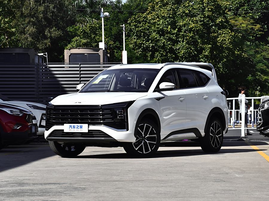 Фото 1 - JAC X8 Plus