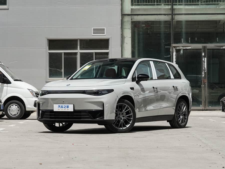 Фото 1 - Leapmotor C10